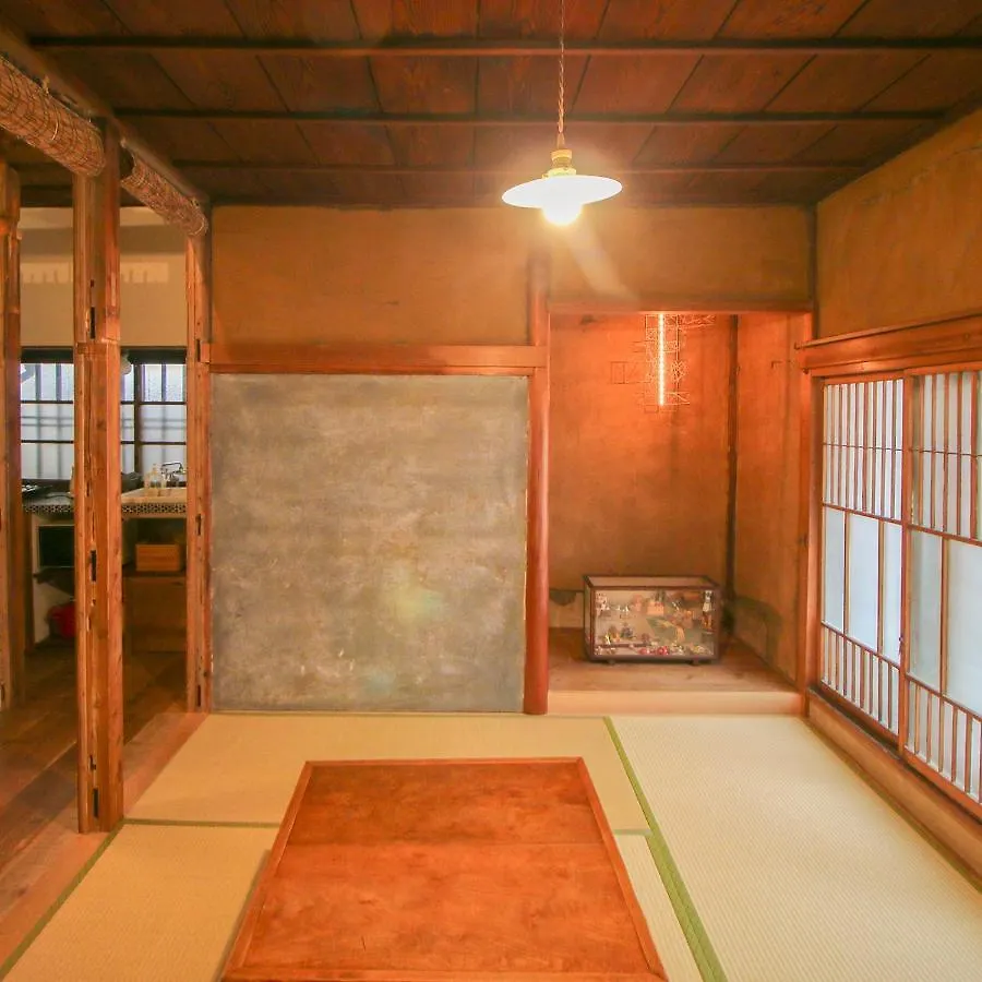 אפרטהוטל Tokyo Little House 2*,